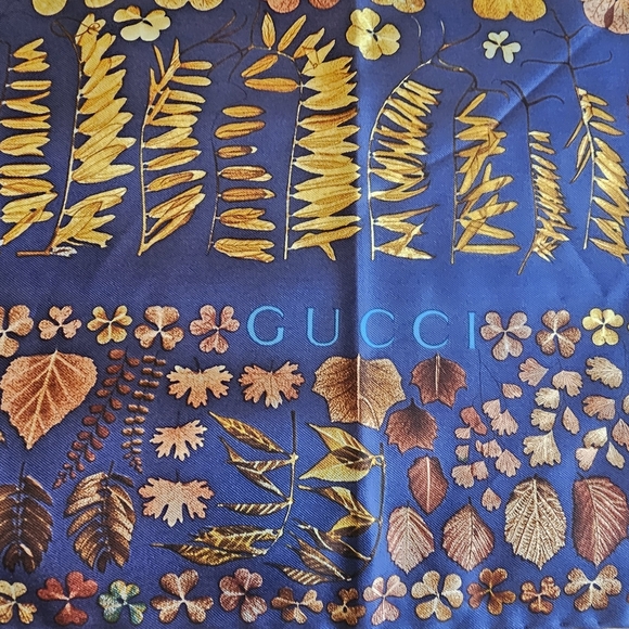 Vintage Gucci Scarf - Picture 4 of 9